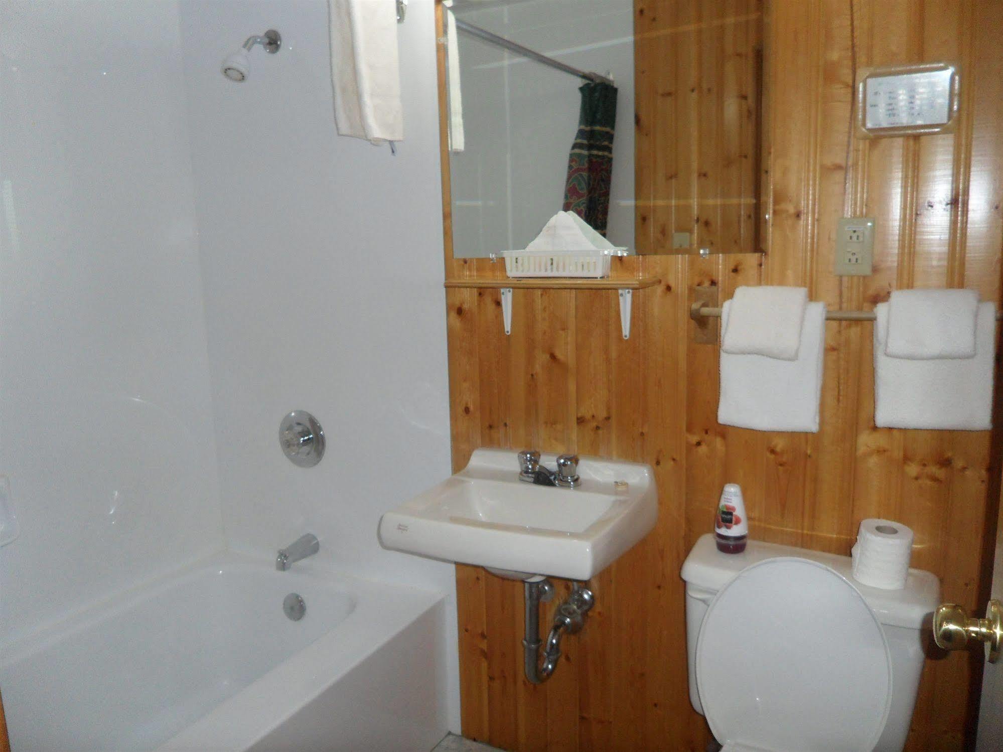 Hillcrest Motel Сент-Джон Екстер'єр фото
